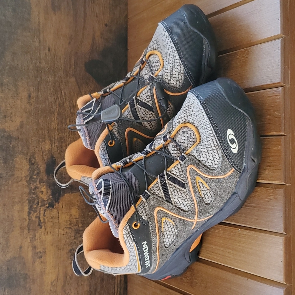 Salomon hiking shoes children's size 4